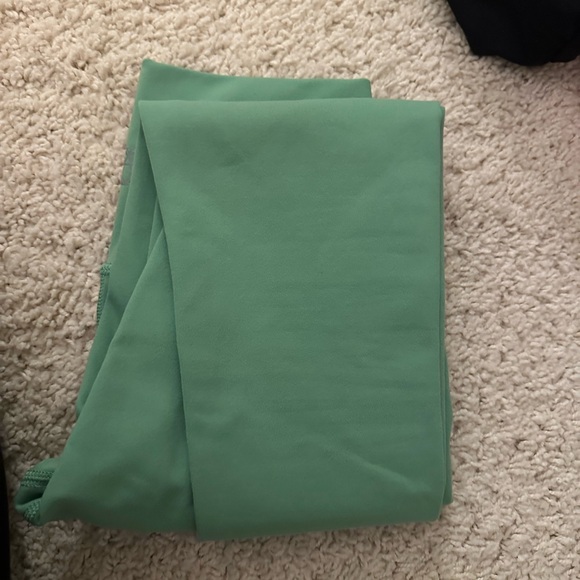 Green aritzia tna leggings - Picture 4 of 4